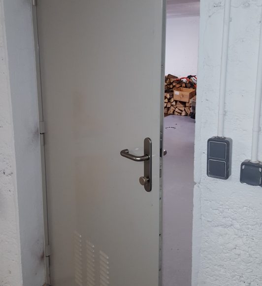 porte métallique
