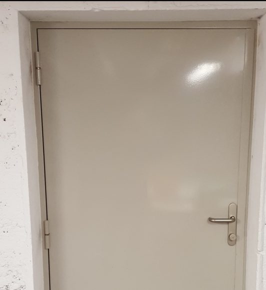 porte métallique