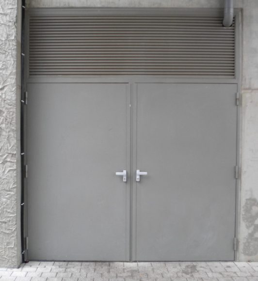 porte métallique