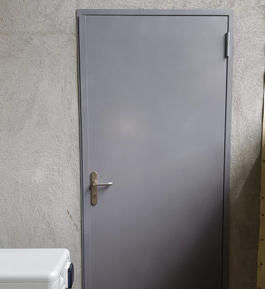 porte de service acier