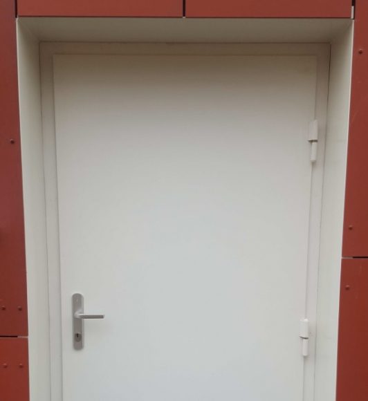 porte métallique