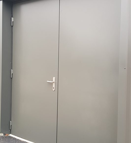 porte métallique