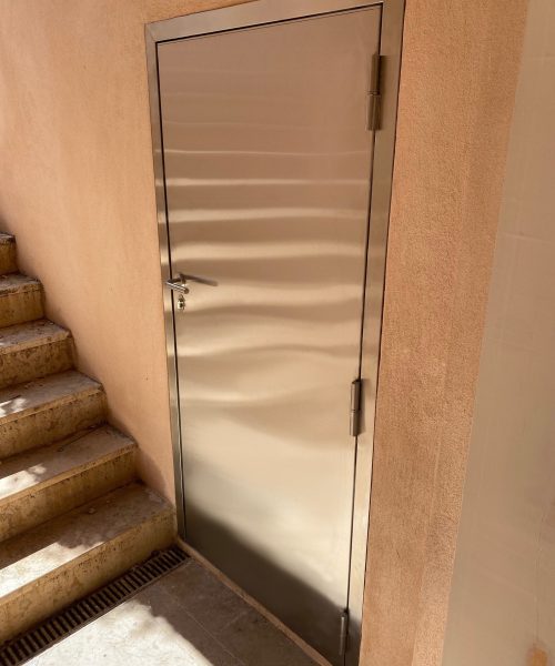 porte métallique inox